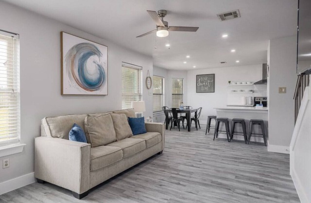 Huge Home in Killeen Large Families 16 Guests