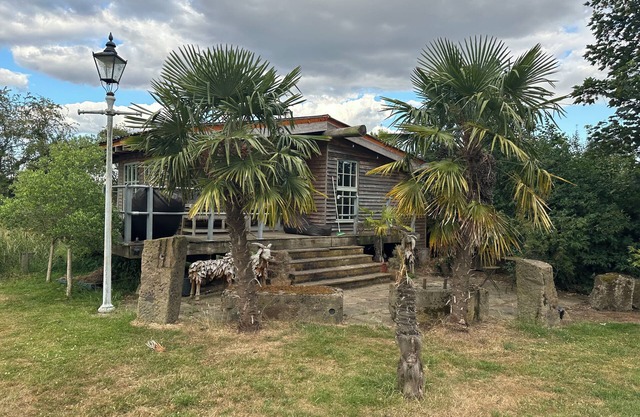 Huge open plan cabin in Weston, Newark hot tub WiFi wood stove pets parking