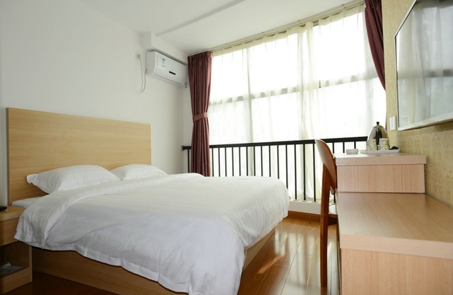 Huifeng Hotel