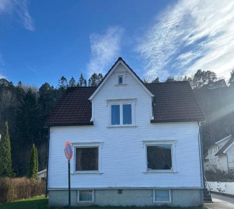 Hus med 2 leiligheter