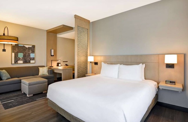 Hyatt Place Fresno