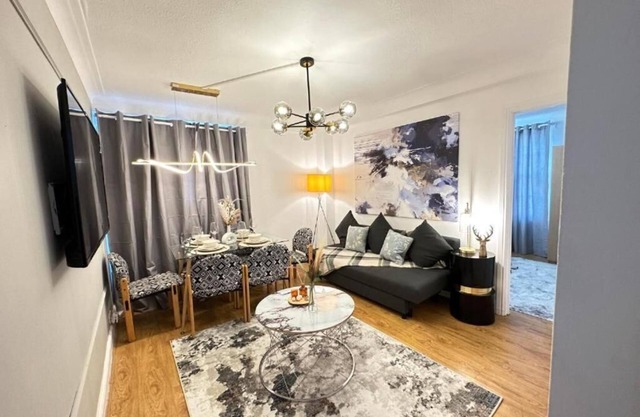 Hyde Park Comfortable Family Apartment