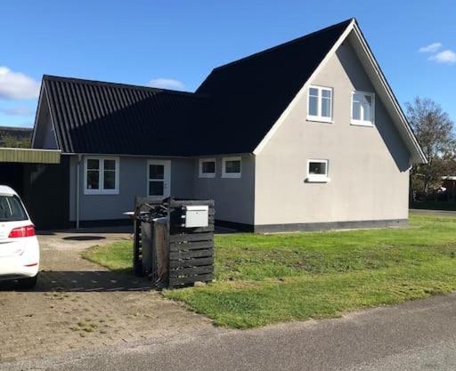 hyggeligt byhus tæt ved skov og togstation