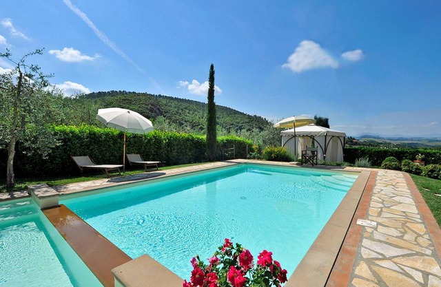 Iano Villa Sleeps 8 Pool Air Con WiFi