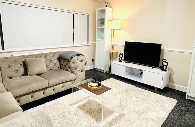 Ibate Apartments - Cozy 2 Bedroom Home