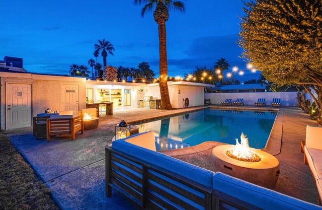 Iconic Luxe Entertainment Villa: Heated Pool Sauna