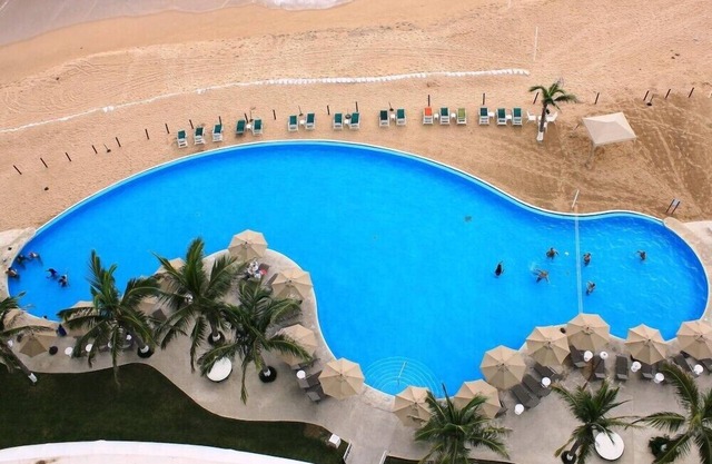 Ideal 1BR Condo w Near Cerritos Beach for Romantic Getaway