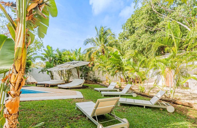 Ideal Group Stay for up to 50 Guests with a Pool!