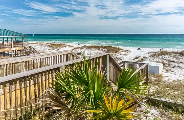 Ideally-Located Coastal Condo w/Shared Pool, Hot Tub, Balcony, & Beach Access