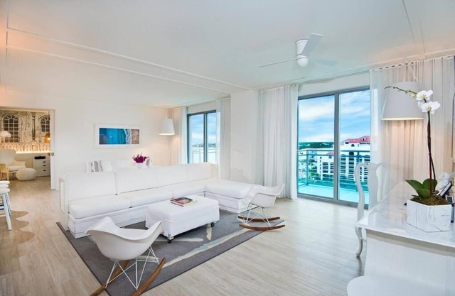 Idyllic Resort Room, Family Playtime Paradise - Joy in Every Corner