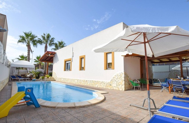 If you are looking for relaxation and culture, this vacation home is the right choice.