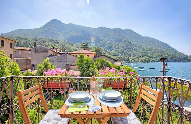 Il Porticciolo Lake Front, Castelveccana, Italy