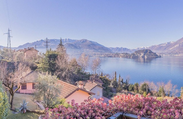 Il Tramonto sul Lago Varenna