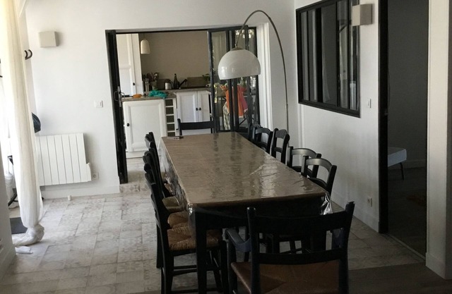 Ile de re family house, garden swimming pool, close to the sea on foot.