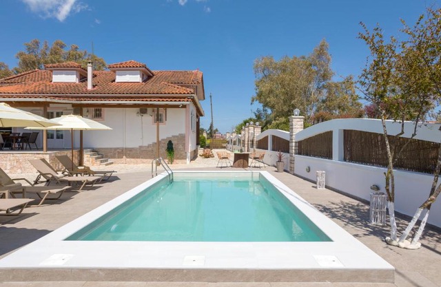 Ilenia's 3 Bedroom House With Private Pool