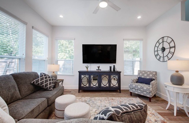 Immaculate 3B/2.5B +Office | North Central | 30+ Days | Perfect for Temp Living