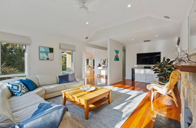 Immaculate sun drenched Sorrento family holiday home (sleeps 8)