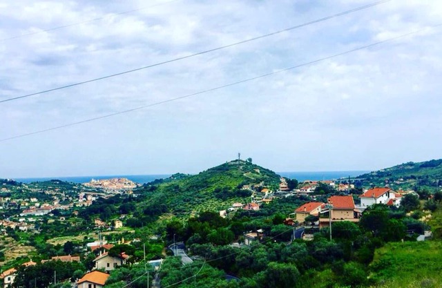 Imperia Villa with jade 5 mn from the sea