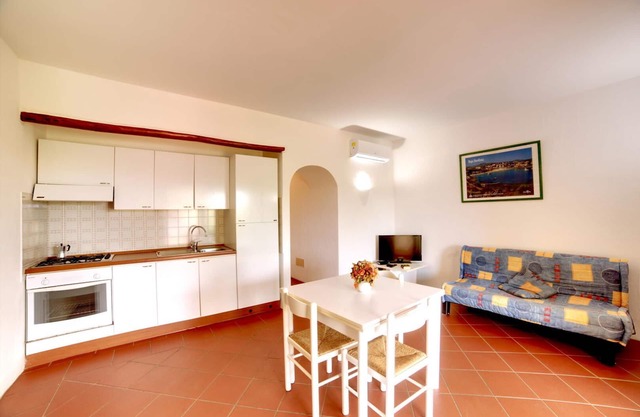 In residence with swimming pool 350 mt from the sea in Costa Smeralda