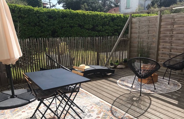 In the heart of Contis, 200 m from the beach, T3 apartment with terrace