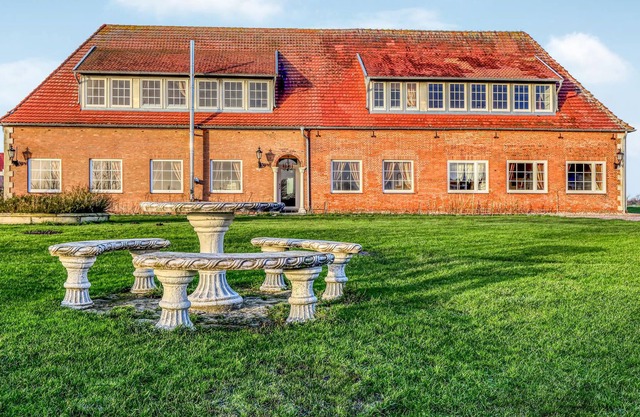 In the very north of Germany, only 3 km from the North Sea coast between Klanxbüll and Dagebüll, you