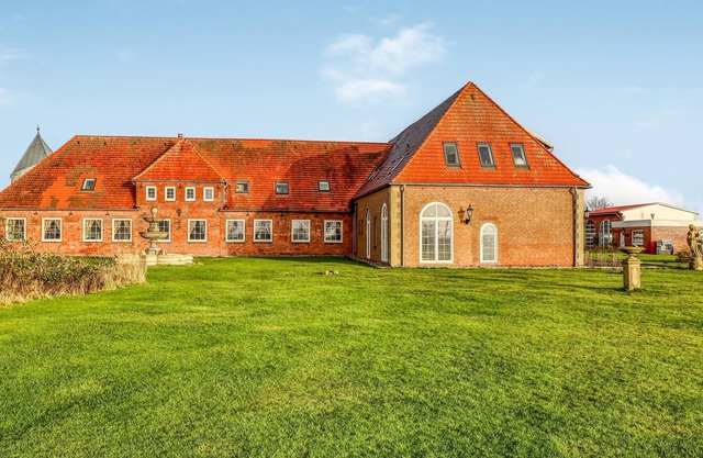 In the very north of Germany, only 3km from the North Sea coast between Klanxbüll and Dagbüll, you w