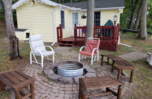 Incredible Getaway RIGHT ON HIGGINS LAKE - Voted #1 Lake for Beauty and Clarity!