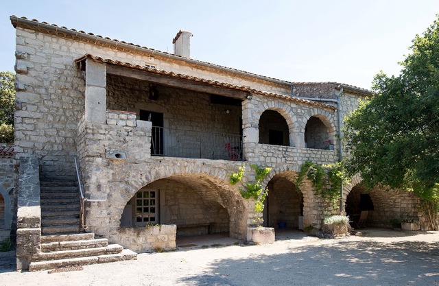 Independent Mas not overlooked with 10700m2 of enclosed park, 14x4 heated pool
