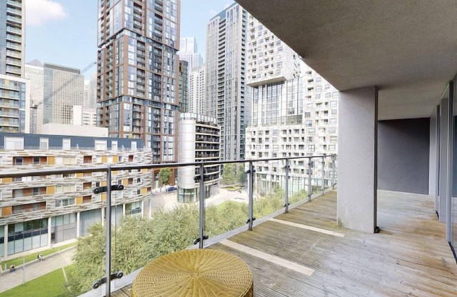 Indescon Square by Interhome