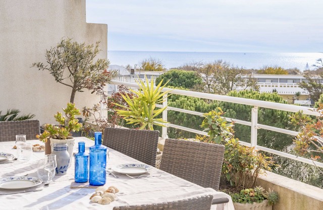 Indigo - Cap Riviera by Interhome