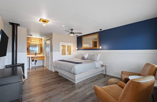 Indulge In Opulent Comfort! Pet-friendly Property, Near Long Beach Boardwalk