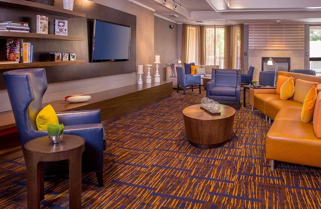 Indulge in Shopping at Southpoint Mall! Parking, Pool, Pet-friendly, Parking!