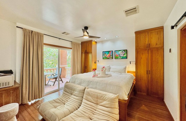 INFINITY BAY Building 1 Second Floor, No Resort Fee, Breakfast and Gym Included