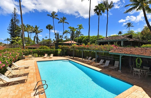 International Colony Club –Dual Cottage Retreat, 4 bedrooms/Sleep 12 in total.