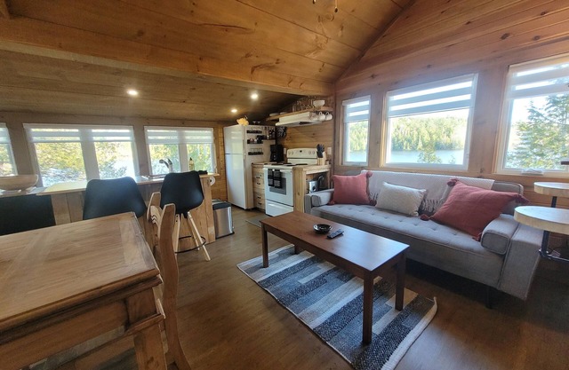 Intimate Cottage plus Loft with Epic Lake Views