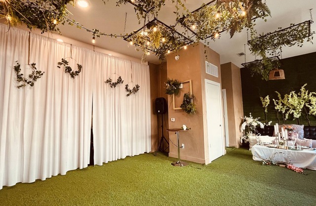 Intimate Group Dinner & Photoshoot Green Space