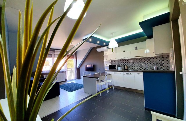 INTRO Apartman