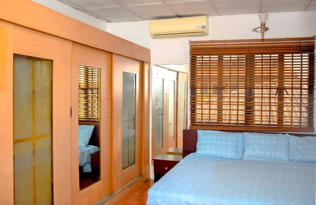 Inviting 2-Bed Apartment in Lagos -Canal Views