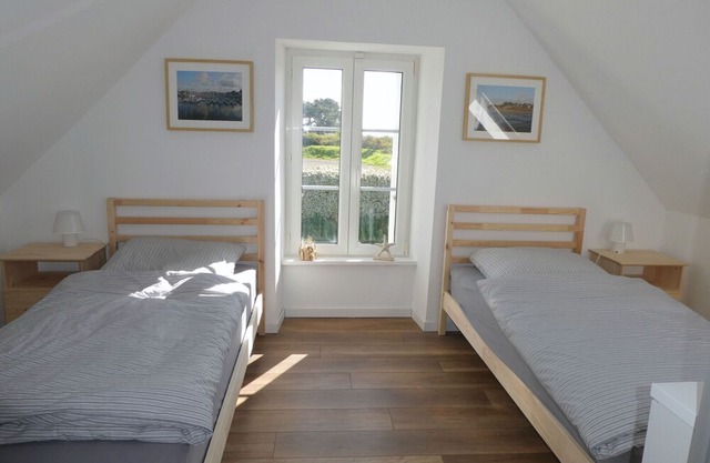 Inviting holiday home in Plogoff with fenced garden