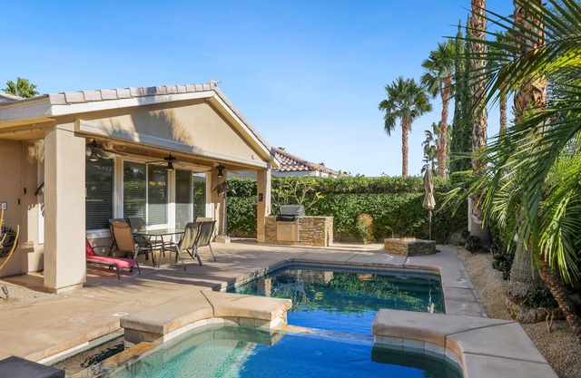 Inviting Home w/ a Private Pool, Pool Spa, Gas Grill, & Firepit - 3BR - #4040