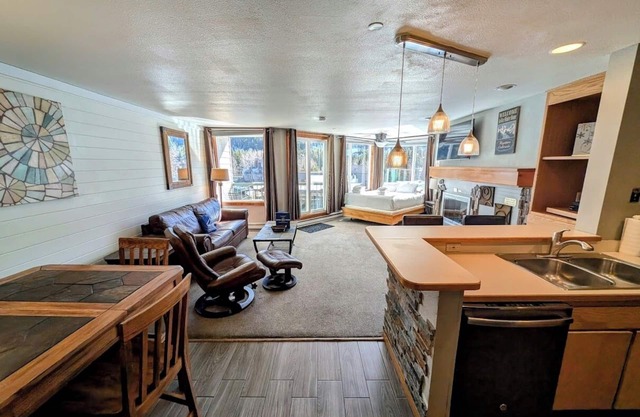 Inviting studio with a fully equipped kitchen
