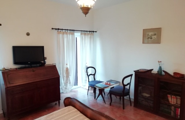 Invorio La corte (CIR 00308400010)