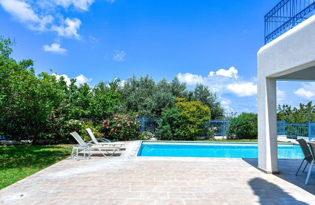 Ira Villa: Cyprus Delight