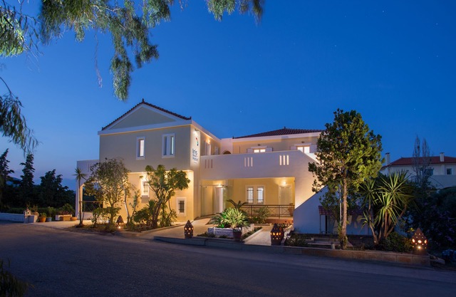 Iris Beach Hotel