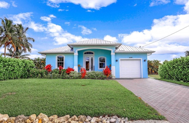 ISLAND LIFESTYLE FAMILY VACATION HOME (BRAND NEW)