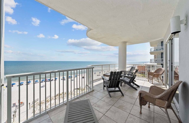 🌴Island Royale 606 | Beachfront Corner Unit w/Heated Indoor + Outdoor Pools