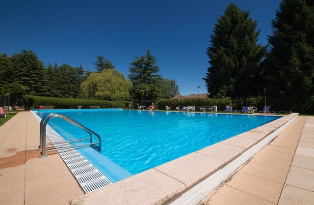 Ispra Villa Sleeps 6 Pool