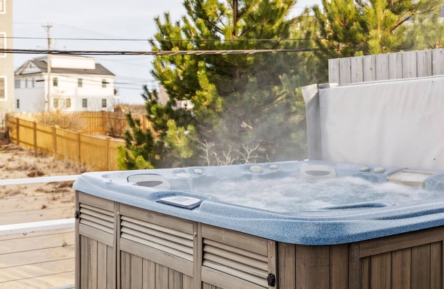 It's All Good | Hot Tub | Steps to Beach | Yard