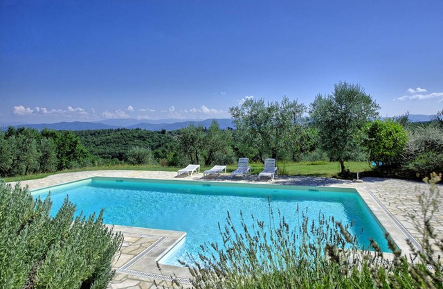200 m² Apartment ∙ 3 bedrooms ∙ 6 guests