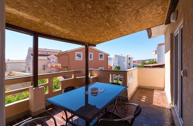 Ivica two bedroom apartment B, Novalja